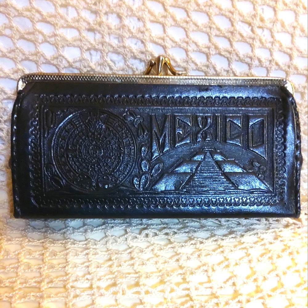 Mexico black leather change purse